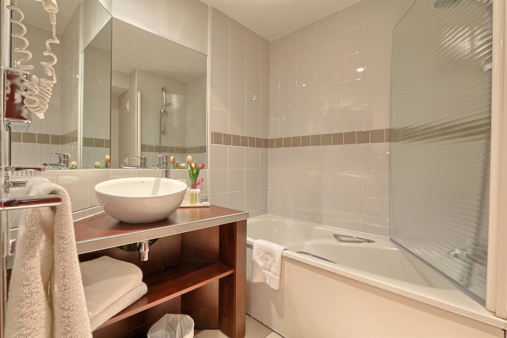 Golden Tulip Paris CDG Airport Villepinte 21