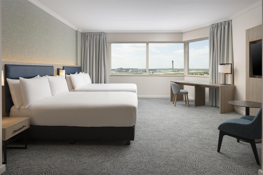 Hilton Paris Charles de Gaulle Airport 10