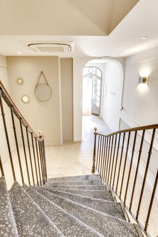 Hotel CourSeine 2