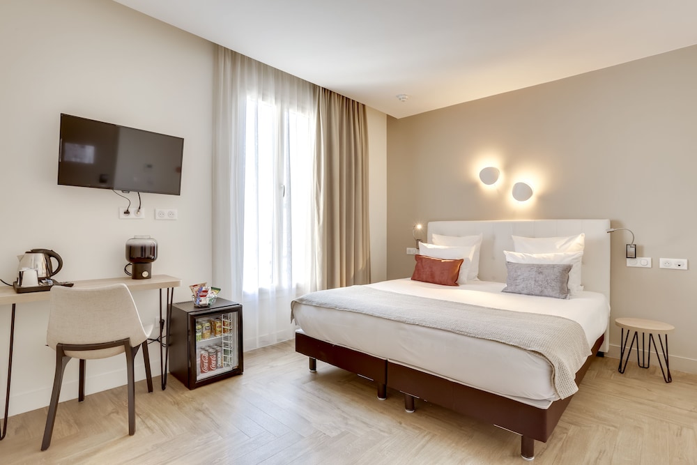 Hotel CourSeine 4