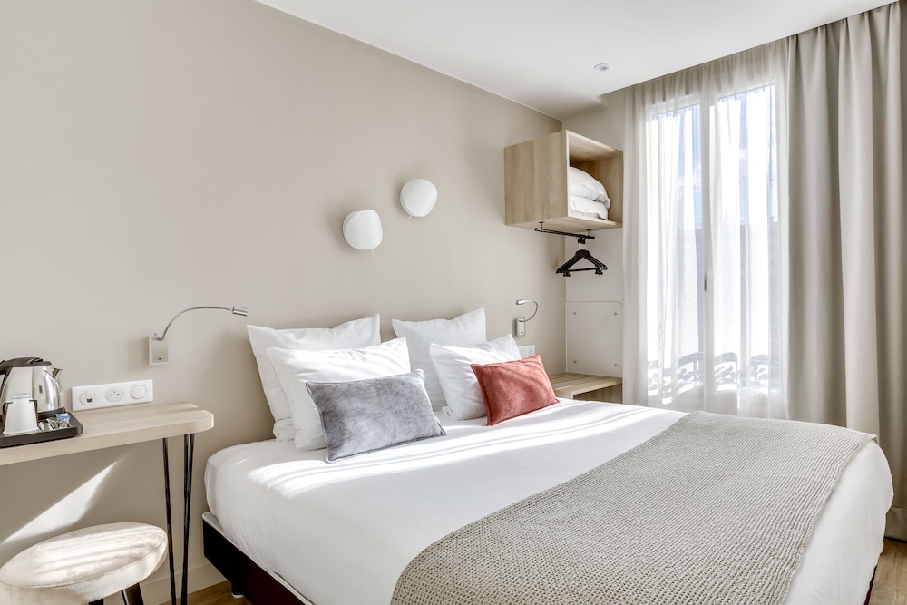 Hotel CourSeine 5