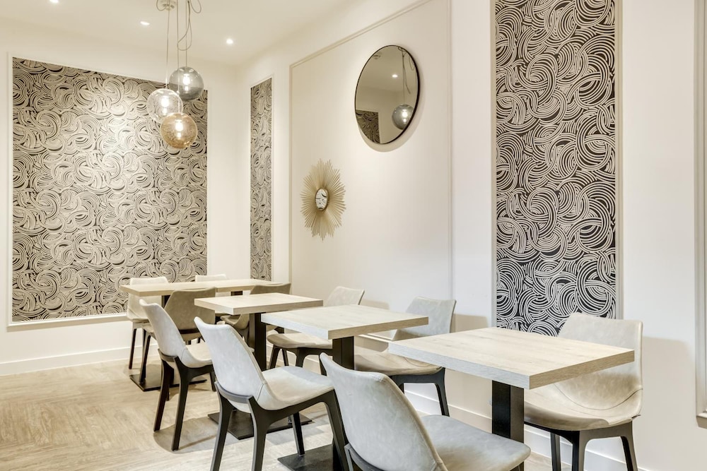 Hotel CourSeine 20