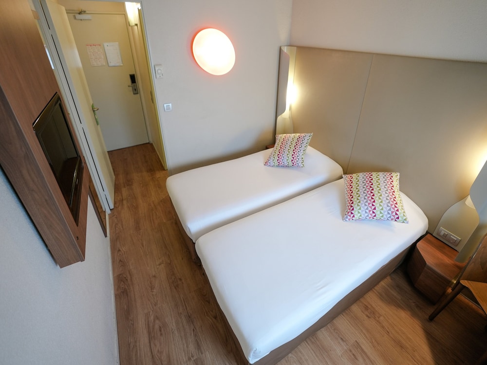 Campanile Paris CDG Airport Villepinte 24