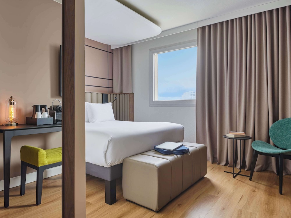 Mercure Paris Nanterre 10