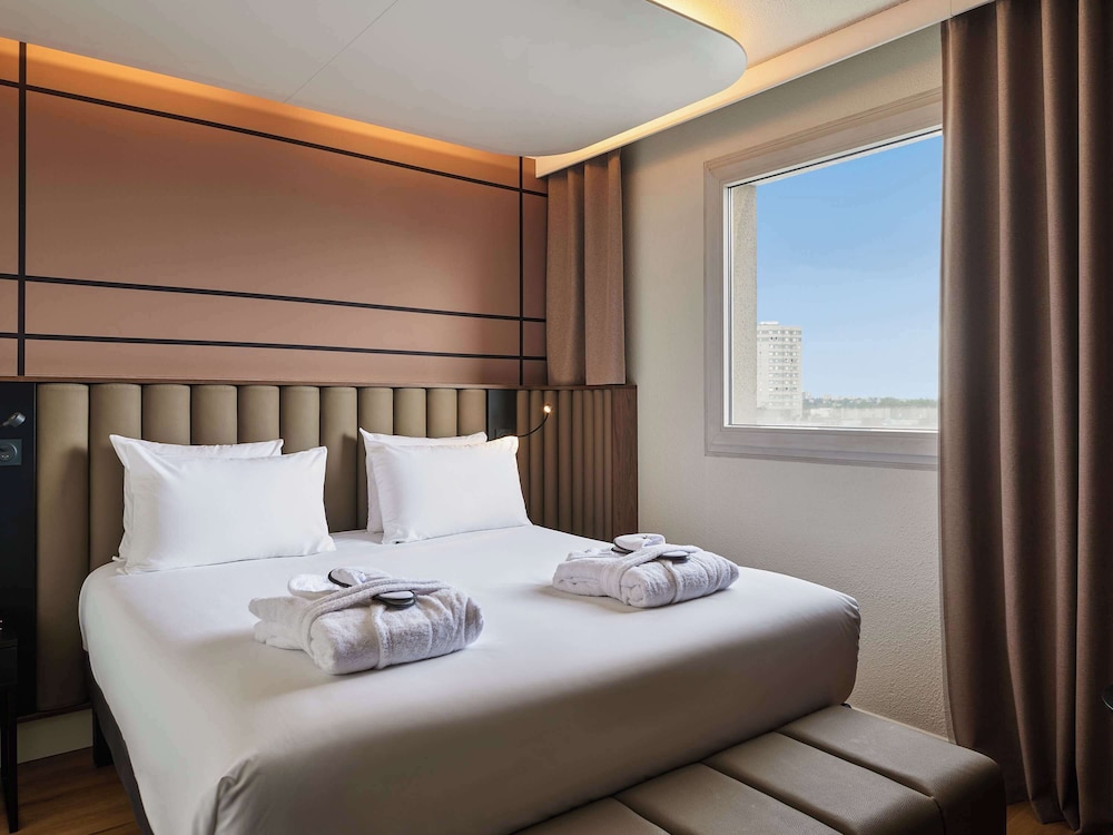 Mercure Paris Nanterre 19