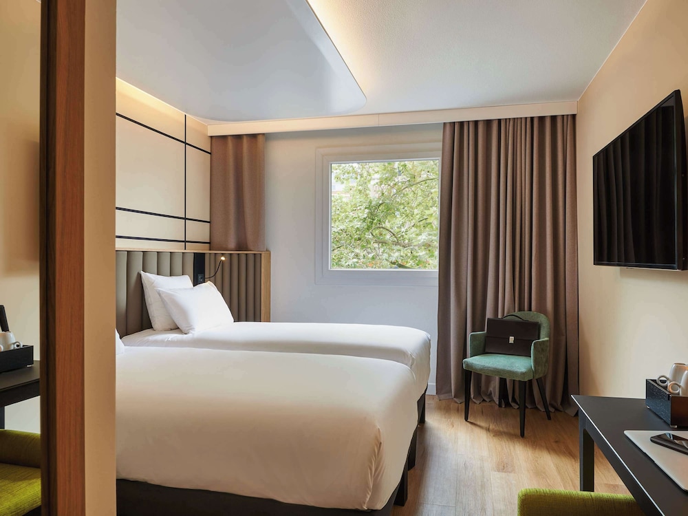 Mercure Paris Nanterre 13