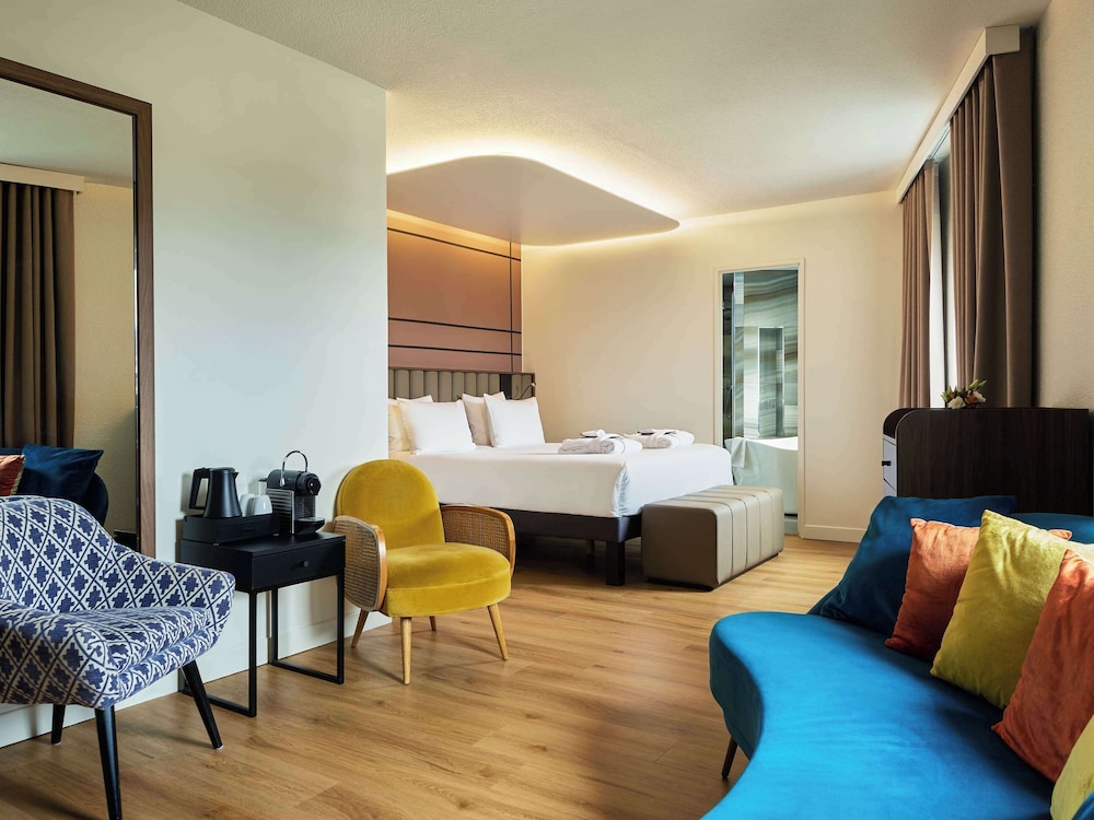 Mercure Paris Nanterre 17