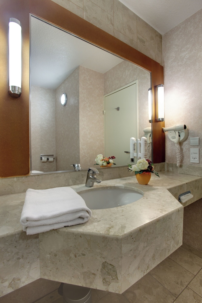 Hotel Inn Paris CDG Airport 16