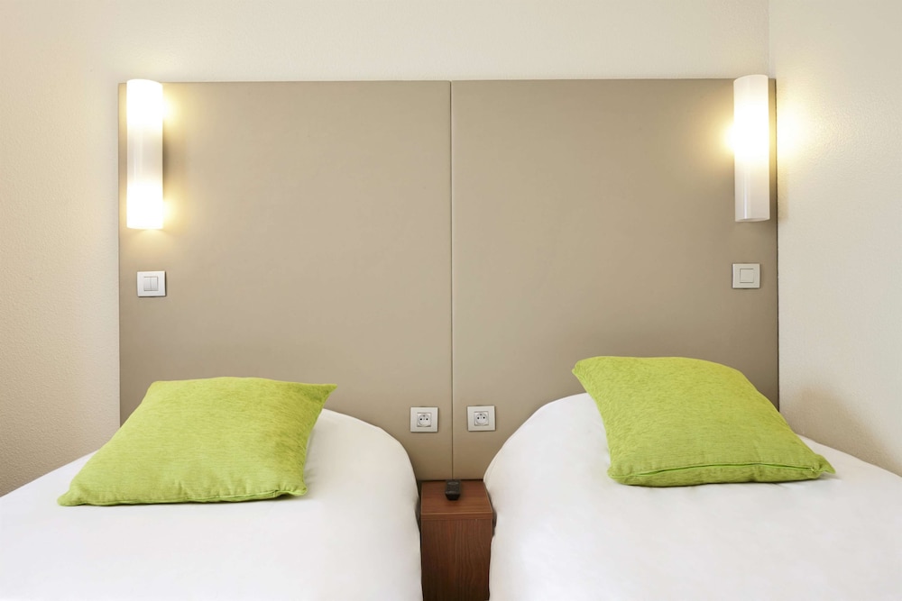 Hotel Campanile Paris Est - Porte de Bagnolet 12