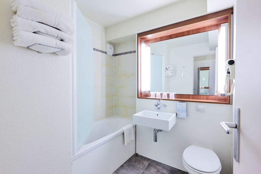 Hotel Campanile Paris Est - Porte de Bagnolet 15