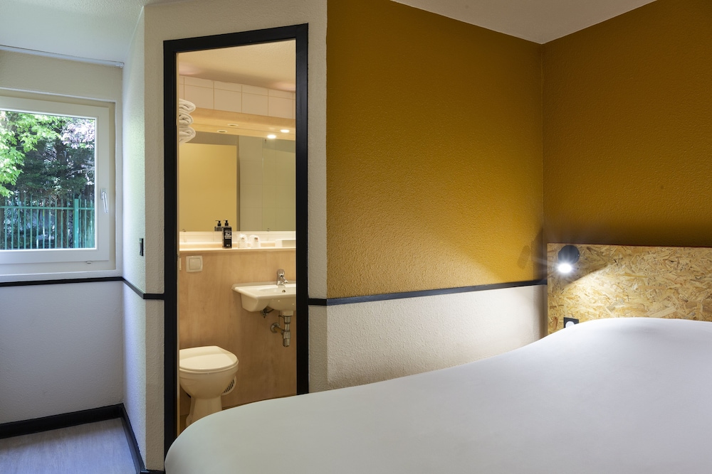 Greet Hotel Villeneuve La Garenne 6