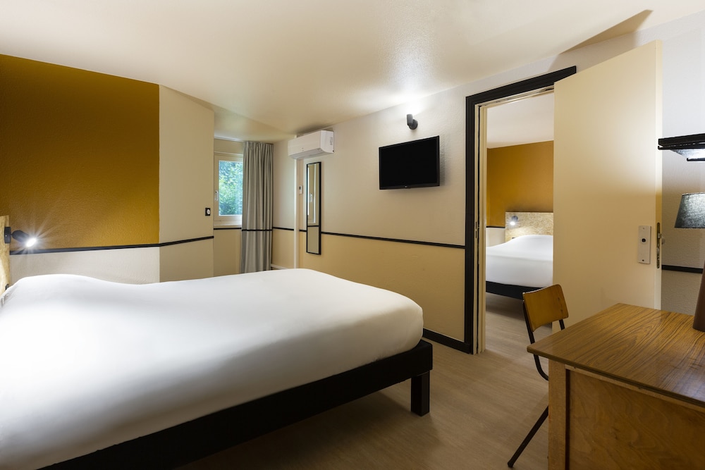 Greet Hotel Villeneuve La Garenne 4