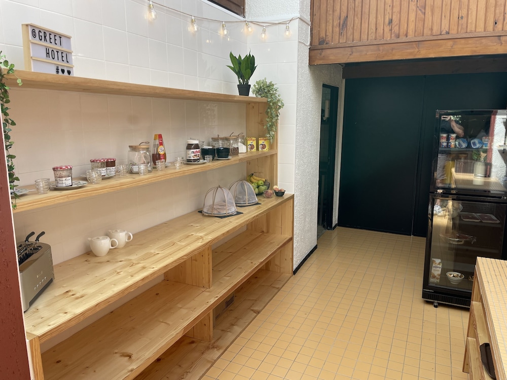 Greet Hotel Villeneuve La Garenne 23
