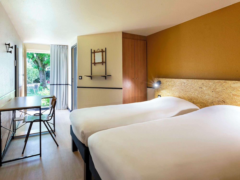 Greet Hotel Villeneuve La Garenne 11