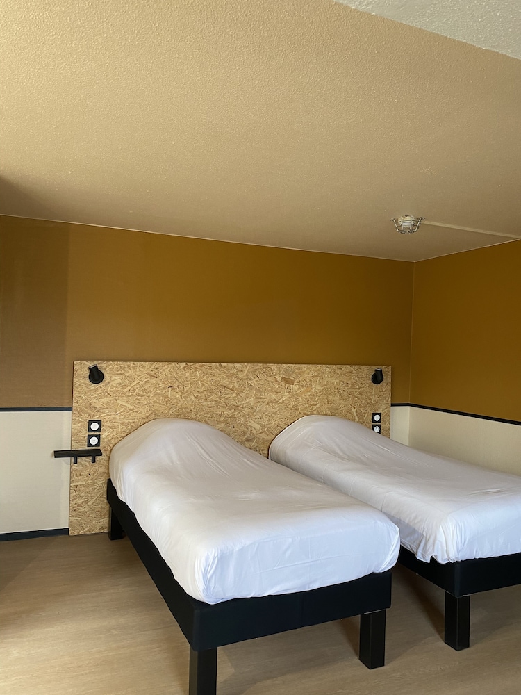 Greet Hotel Villeneuve La Garenne 8
