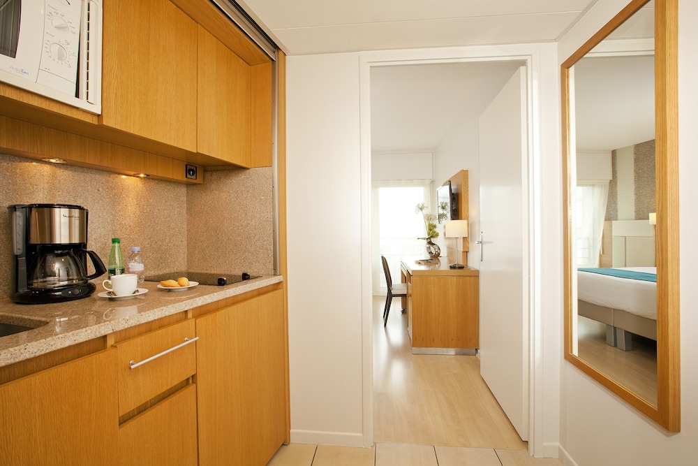Residhome Courbevoie la Défense 14