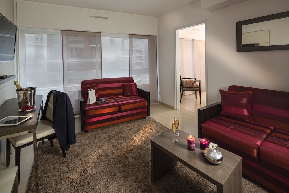 Residhome Courbevoie la Défense 16
