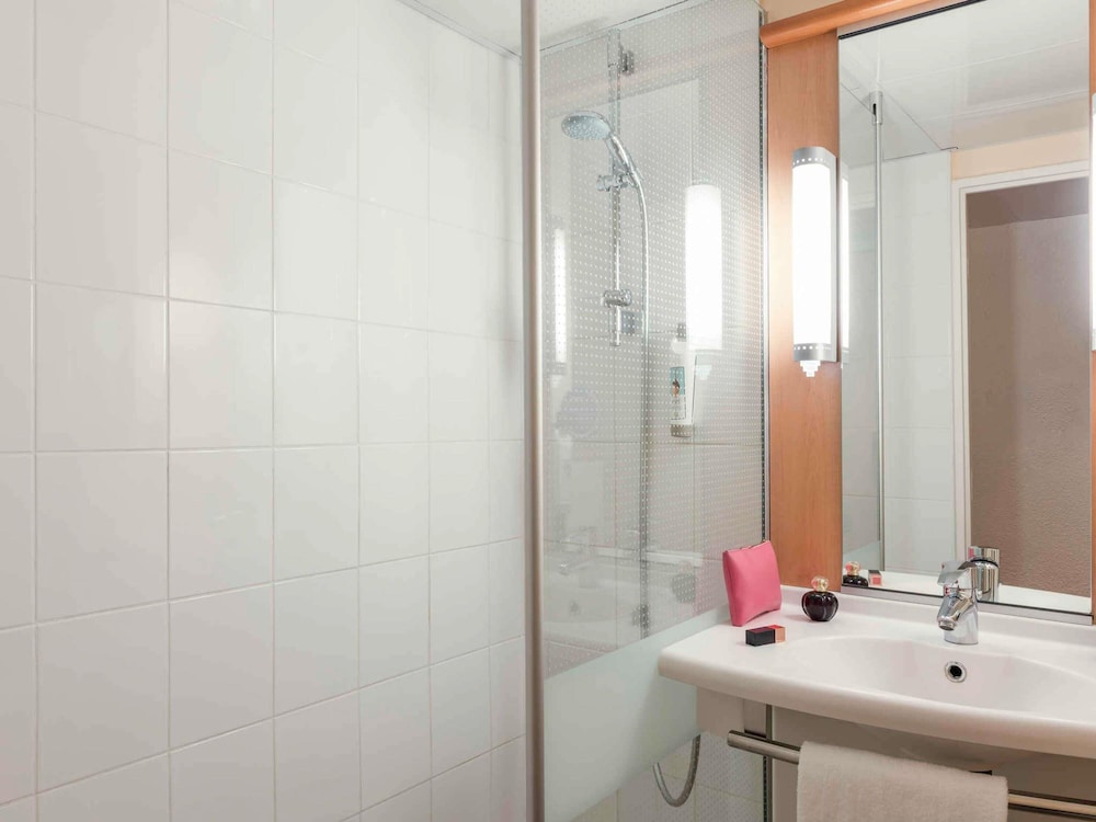 ibis Paris La Defense Esplanade 15