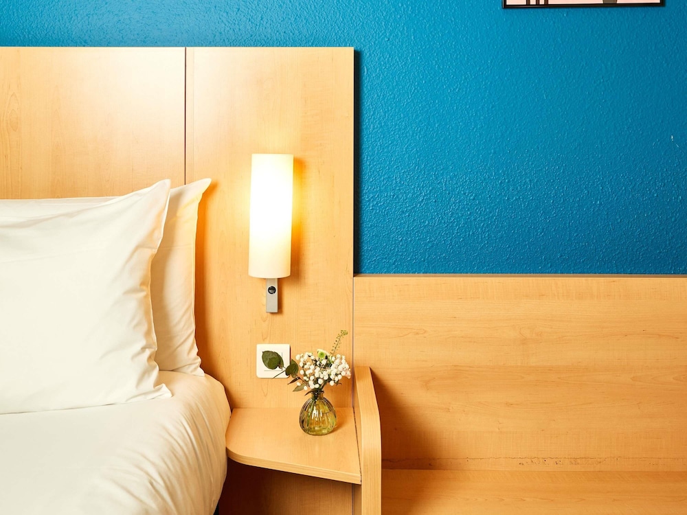 ibis Paris La Defense Esplanade 12