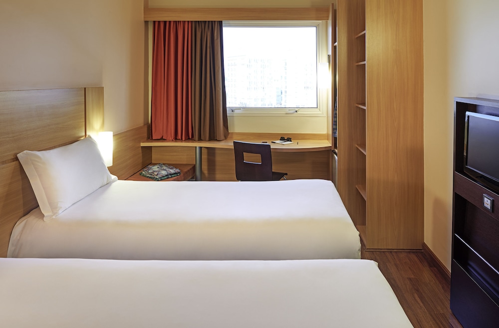 ibis Paris La Defense Esplanade 6