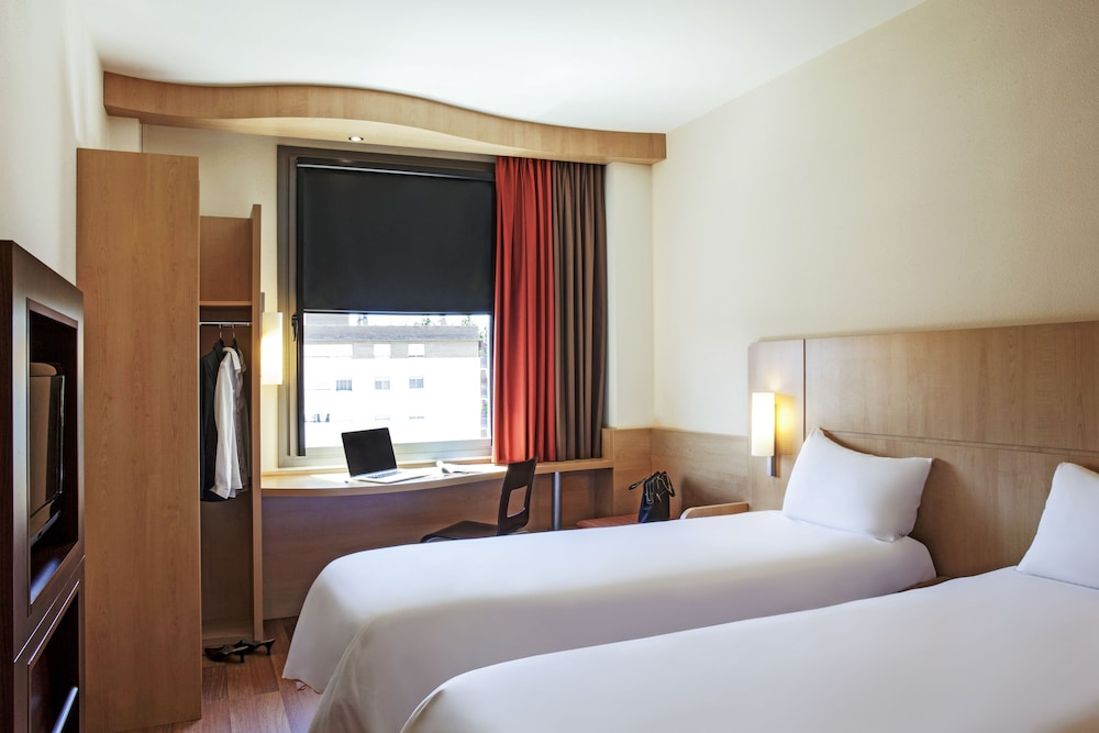 ibis Paris La Defense Esplanade 5