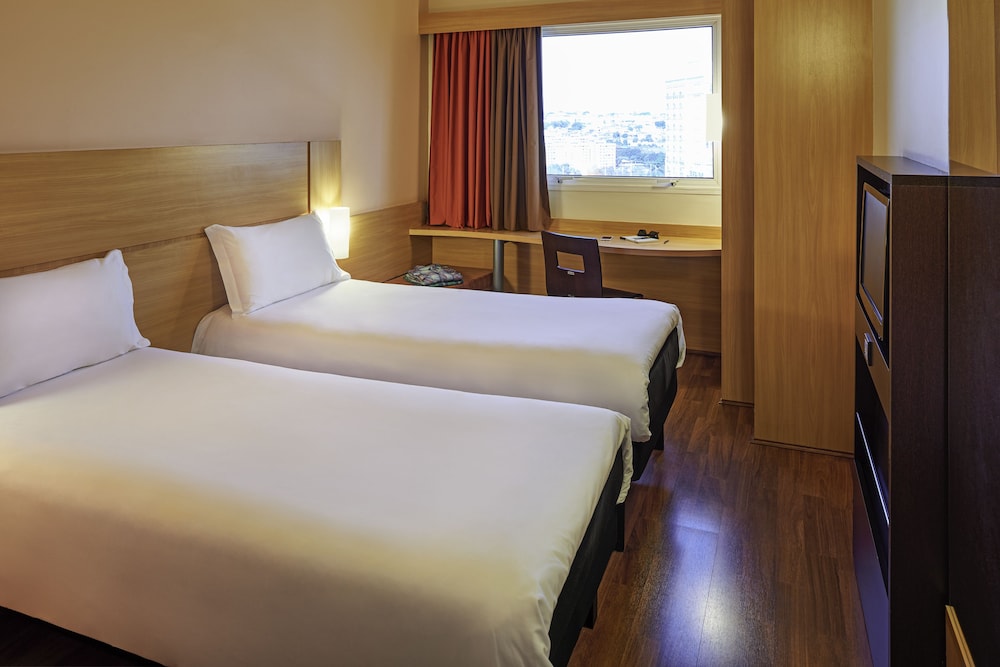 ibis Paris La Defense Esplanade 2
