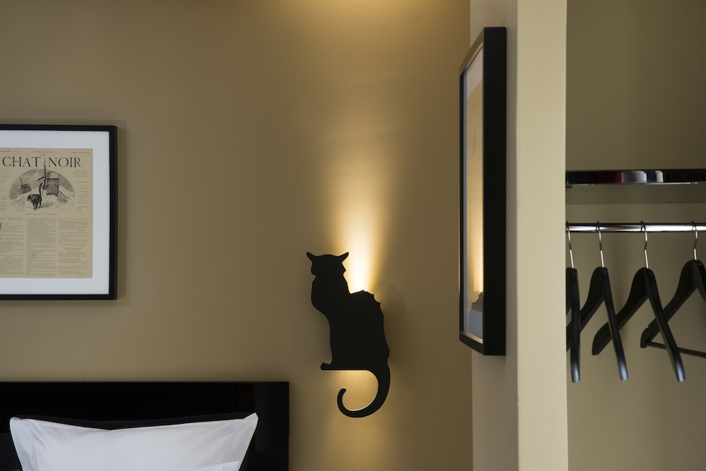 Le Chat Noir Design 23