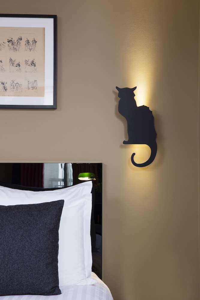 Le Chat Noir Design 14