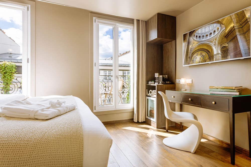 B Montmartre 21