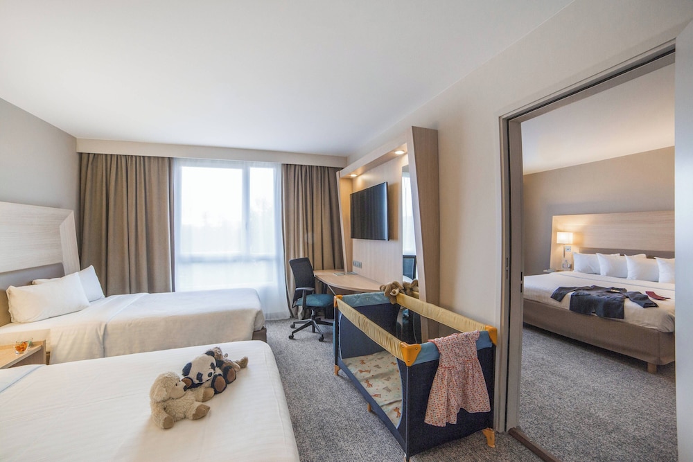 Courtyard Paris La Defense West - Colombes 18