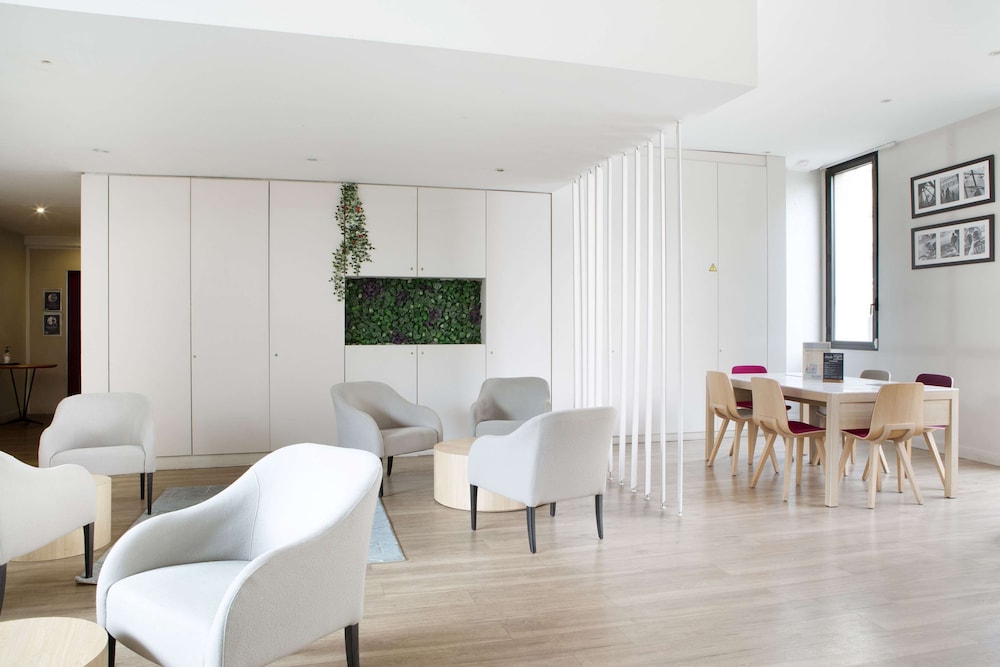 Kyriad Paris Est - Bois de Vincennes 21