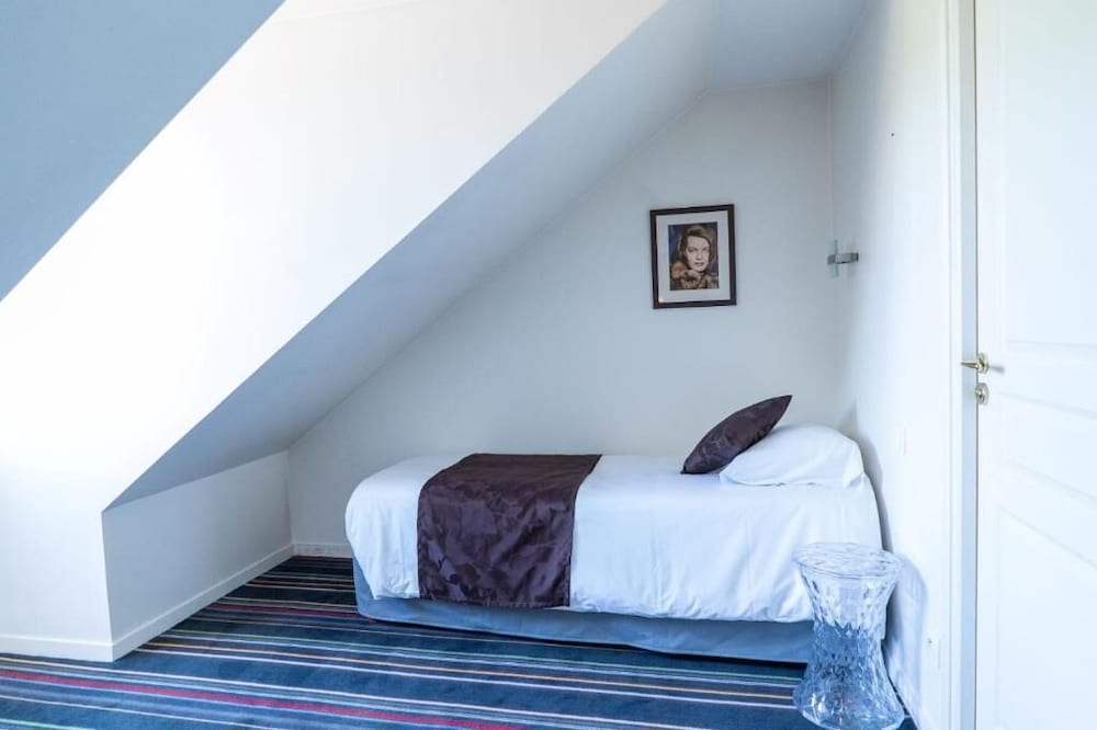 Brit Hotel Confort Orly Morangis 4