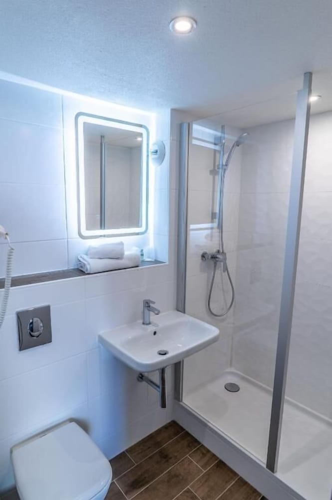 Brit Hotel Confort Orly Morangis 18