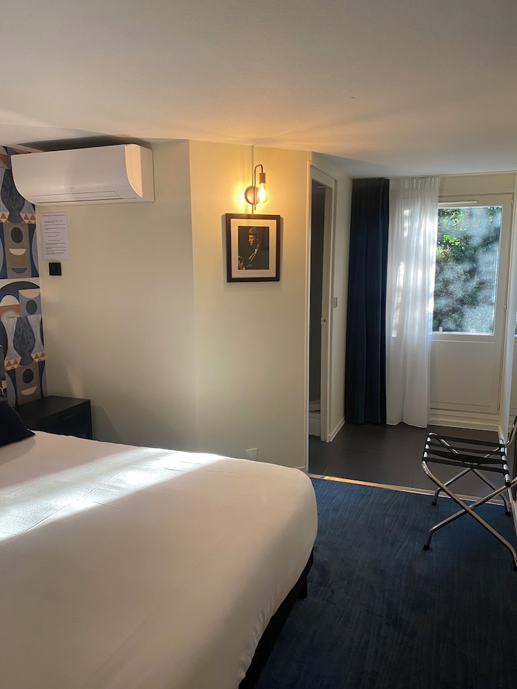Brit Hotel Confort Orly Morangis 9
