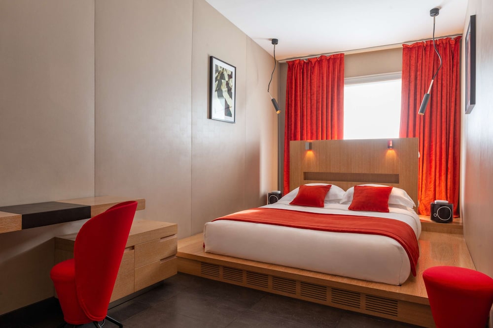 Golden Tulip Opera de Noailles 7