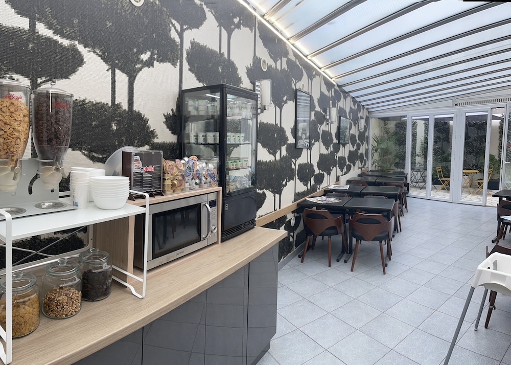 Hipotel Paris Lilas Gambetta 23