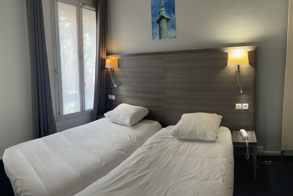 Hipotel Paris Lilas Gambetta 5