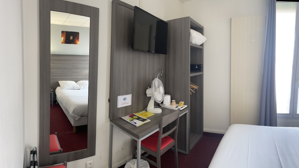 Hipotel Paris Lilas Gambetta 7