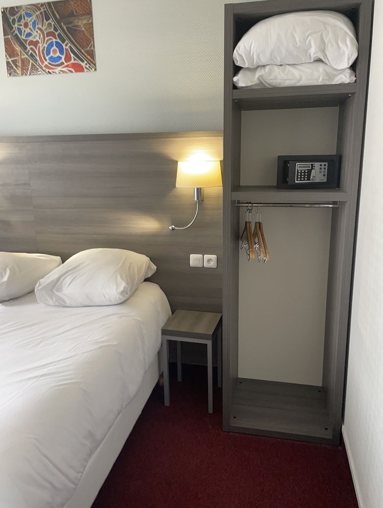 Hipotel Paris Lilas Gambetta 8