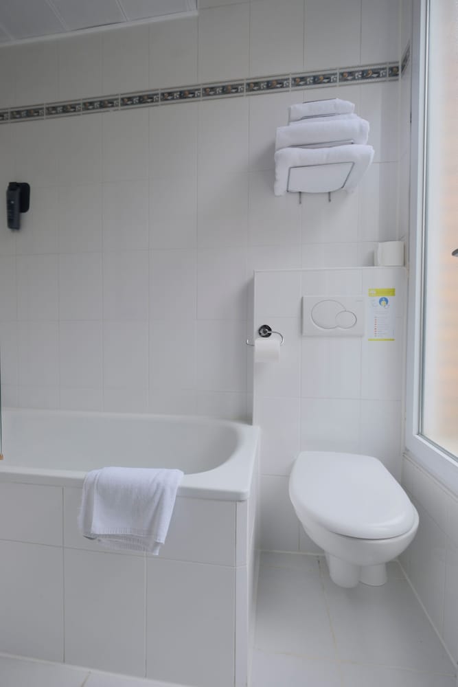 Hipotel Paris Lilas Gambetta 21