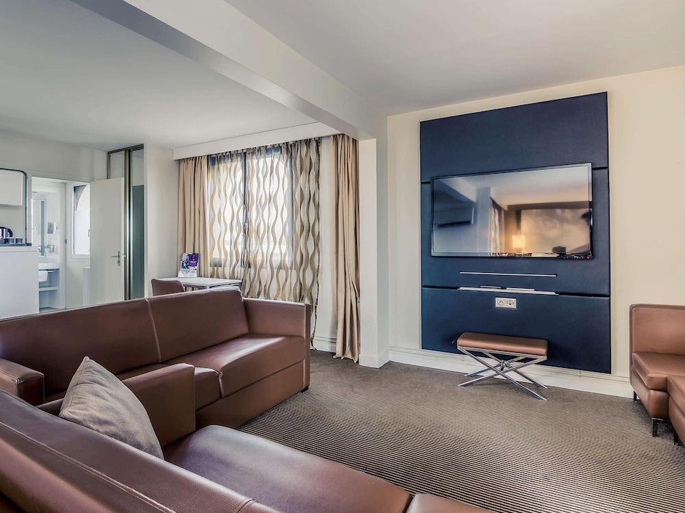 Hôtel Mercure Cergy-Pontoise Centre 12