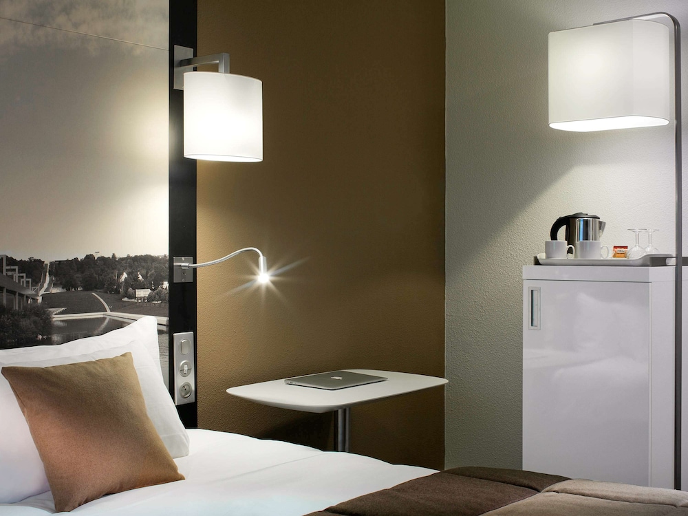 Hôtel Mercure Cergy-Pontoise Centre 9