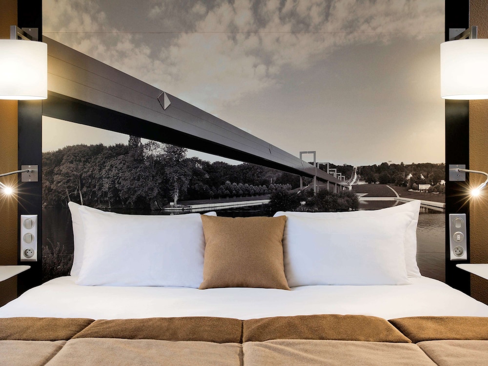 Hôtel Mercure Cergy-Pontoise Centre 11