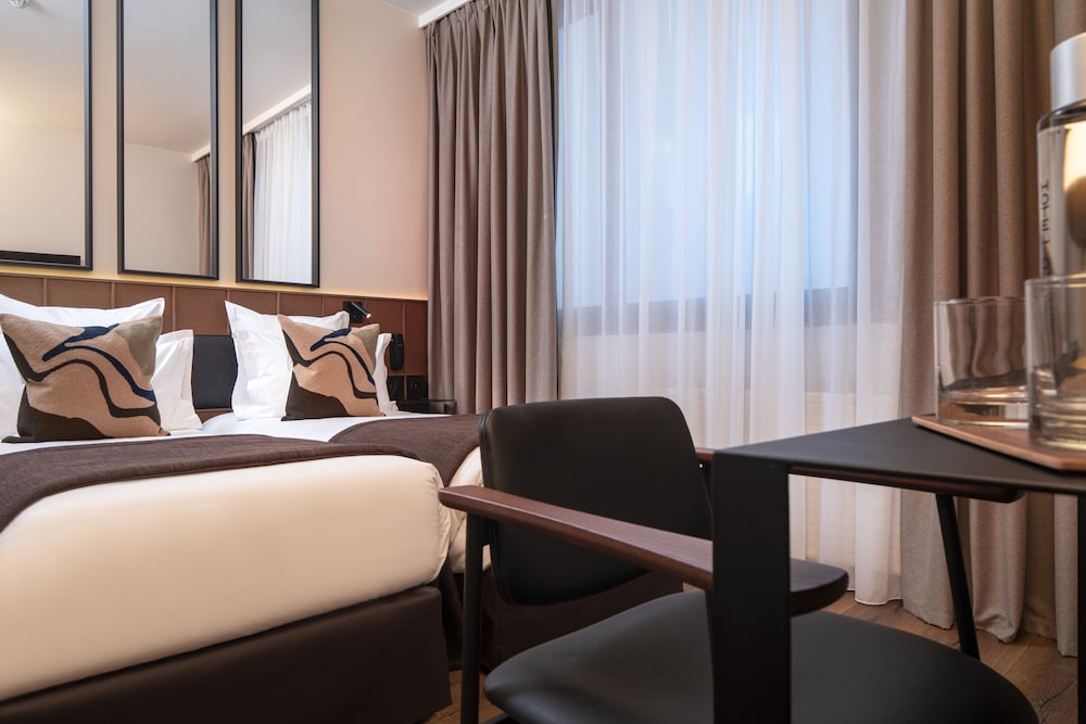 Hotel Du Port 19