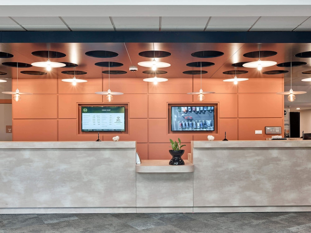 B&B HOTEL Cergy Port 3
