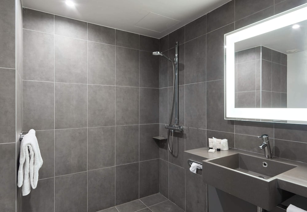 B&B HOTEL Cergy Port 23