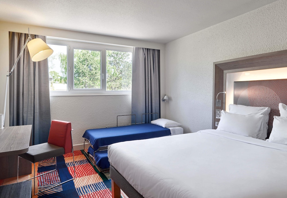 B&B HOTEL Cergy Port 12
