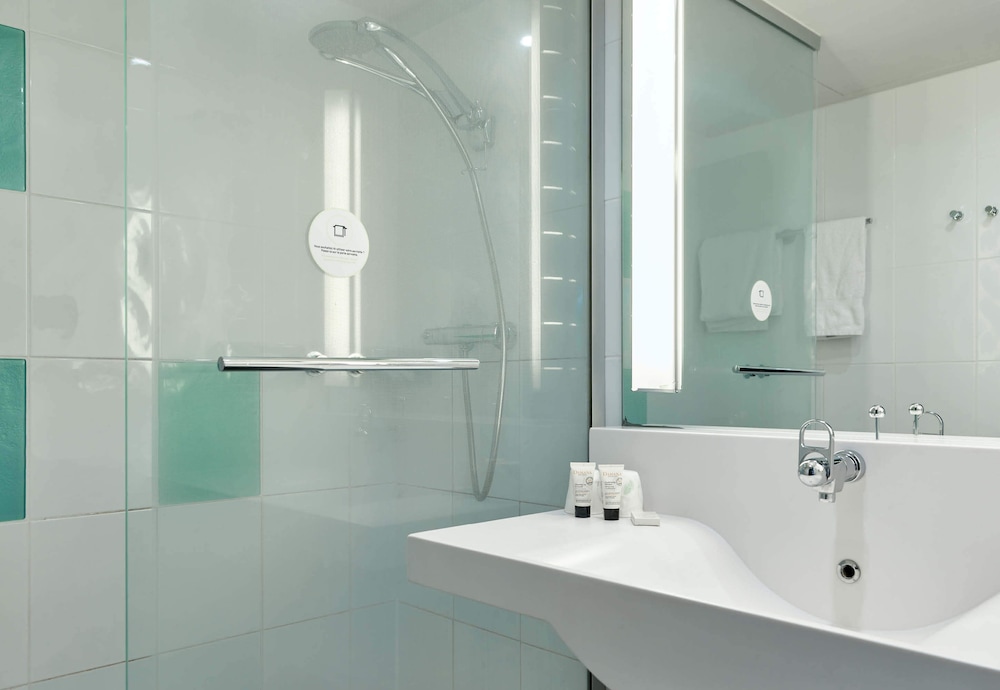 B&B HOTEL Cergy Port 24