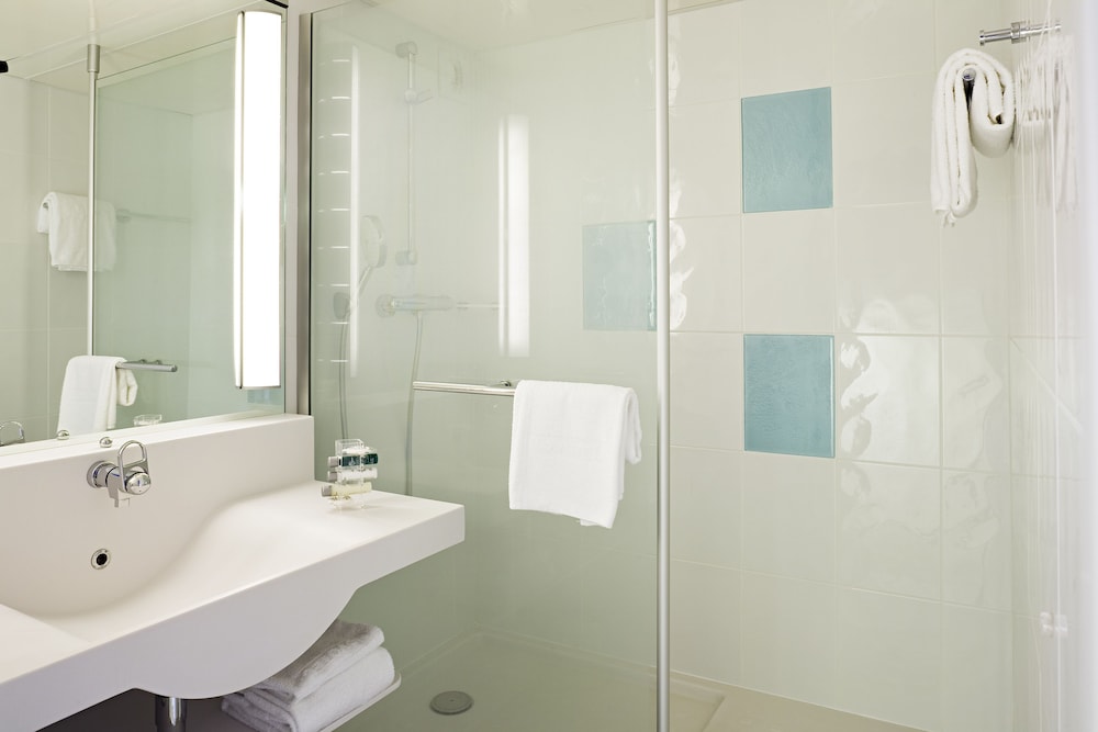 Mercure Paris le Bourget 24