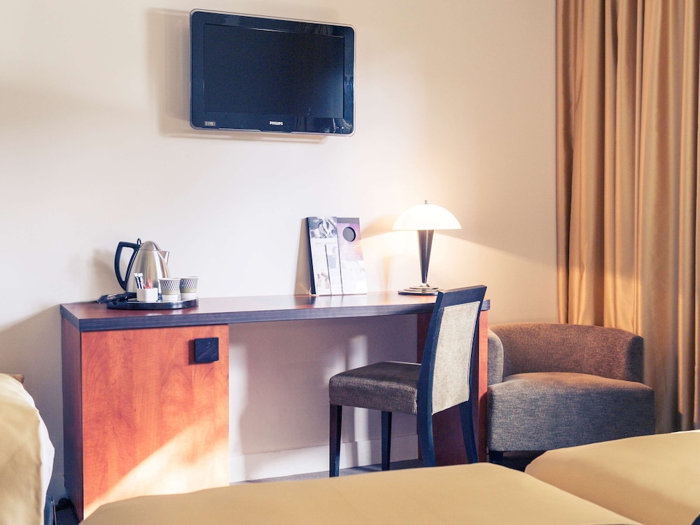 Mercure Maurepas Saint Quentin 19